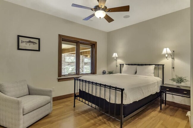 Building Photo - 1774 State Hwy UU