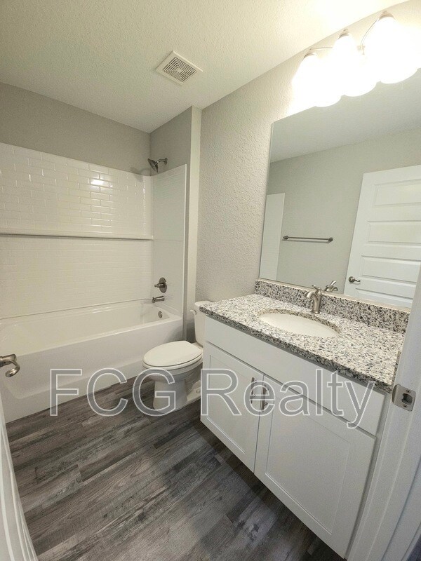 Building Photo - 36 Hemlock Radial Cir