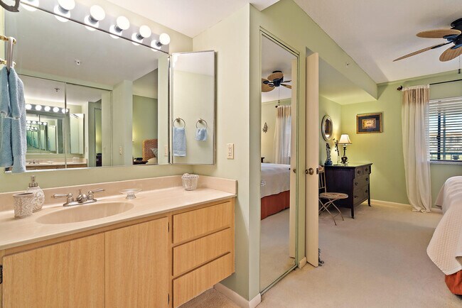 Building Photo - 701 Seafarer Cir