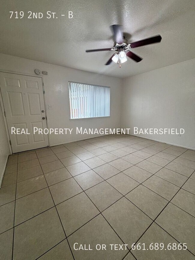 Building Photo - 719 2nd St