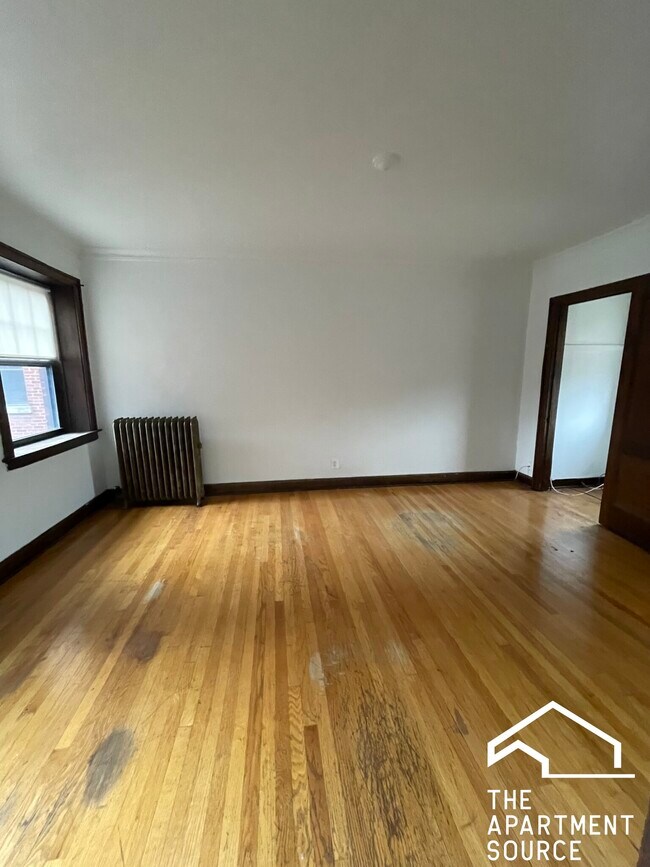 Building Photo - 3256 Maple