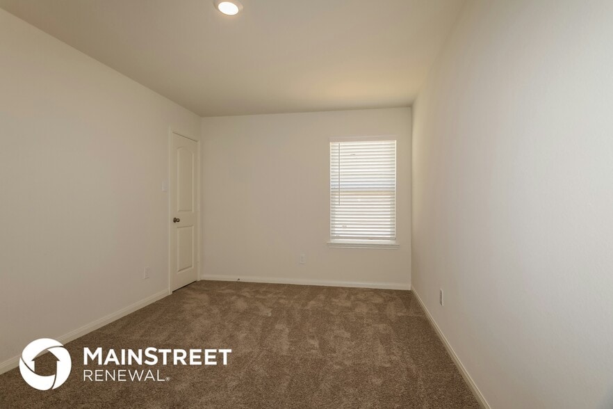 Building Photo - 26805 Steinbeck Dr