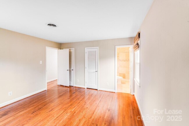 Building Photo - 5001 Vescova Ct