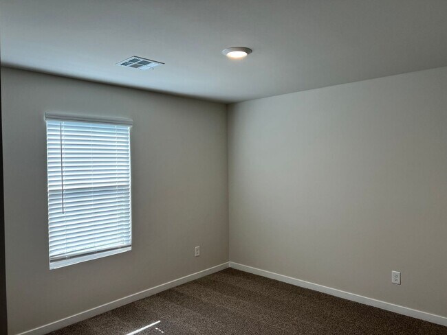 Building Photo - Brand New Spacious 4 Bedroom Home in Musta...