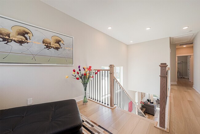 Building Photo - 10915 Brambling Wood Dr