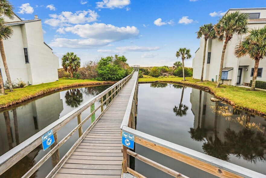 Building Photo - 890-A1A A1A Beach Blvd