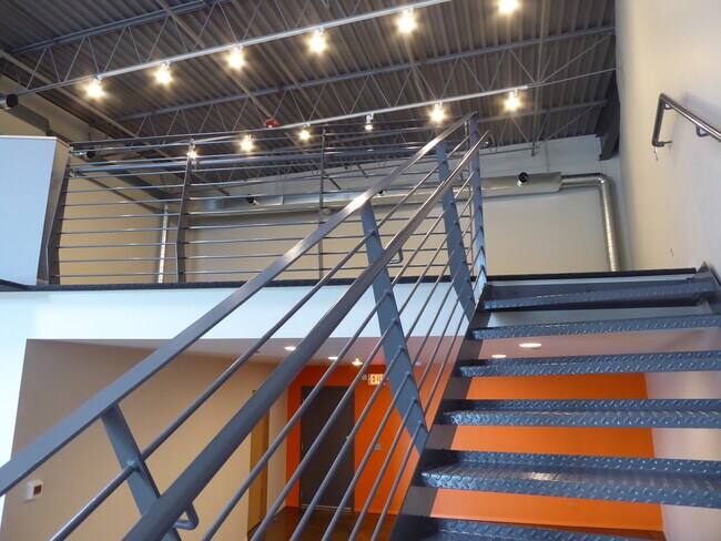 Building Photo - 2113 Greenleaf St