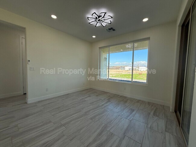 Building Photo - 22536 W Huntington Dr