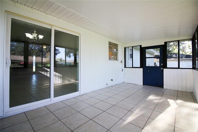 Building Photo - 4202 Sunny View Dr