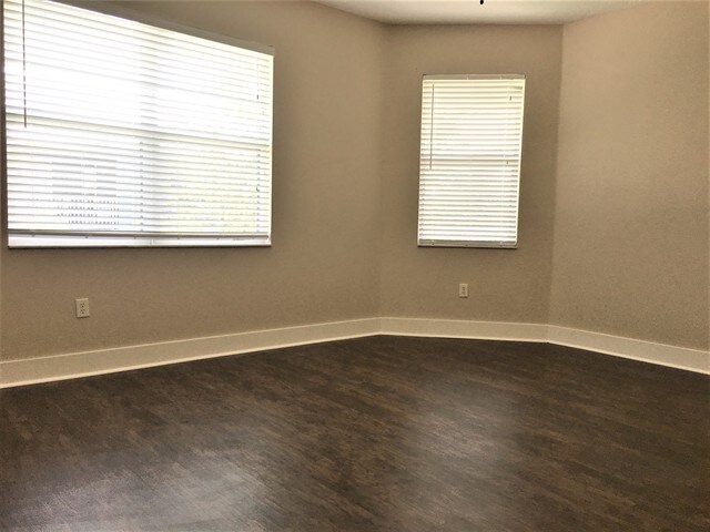 Building Photo - 6405 Oyster Island Cove