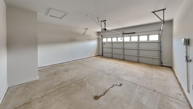 Building Photo - New Construction 3 Bedroom, 2 Bathroom on a 1.45 Acre Lot in Ridge Creek Addition!