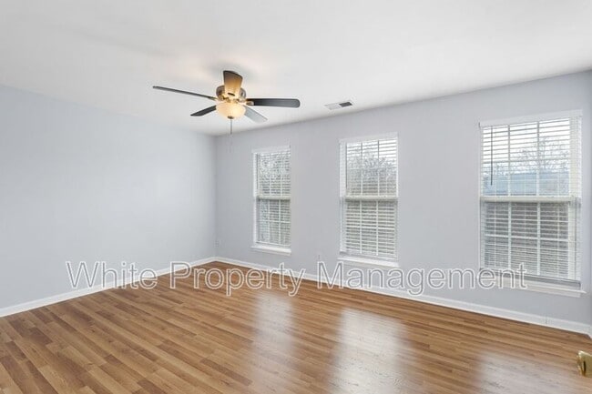 Building Photo - 13810 Hill St