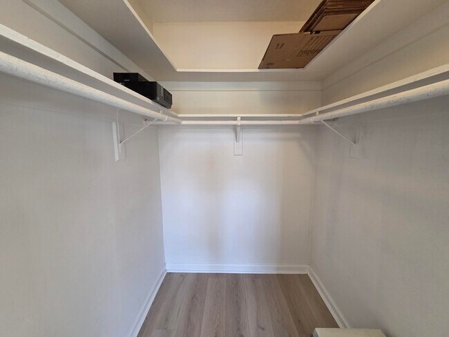 Building Photo - 1414 NE 5th Terrace