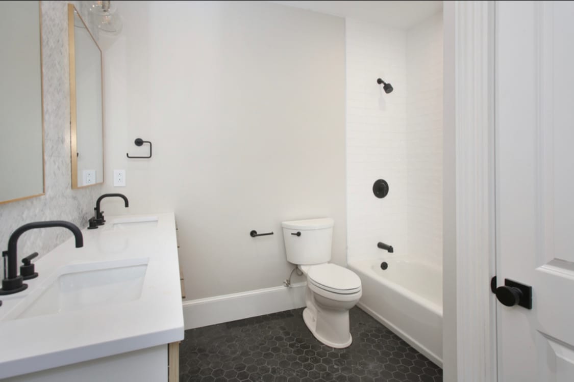 Bathroom - 15 Lanark Rd