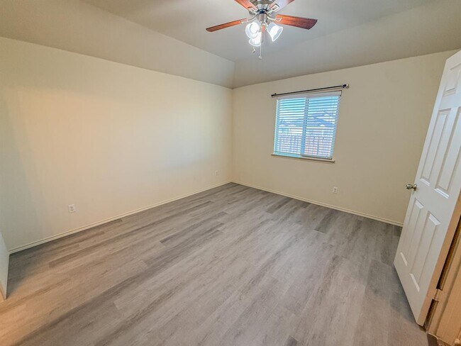 Building Photo - 412 Azurite Dr