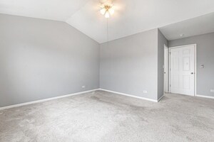 Building Photo - 732 Woodewind Dr