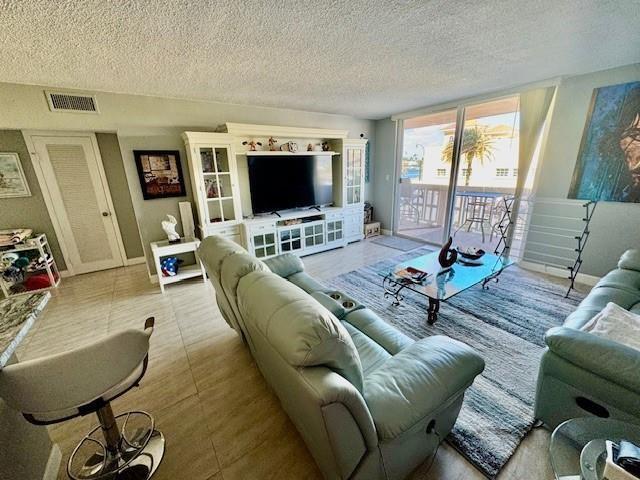 Building Photo - 801 S Ocean Dr