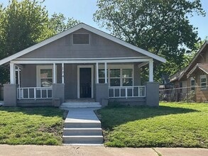 Building Photo - 124 N Yorktown Ave