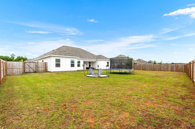 Building Photo - 241 Overton Dr