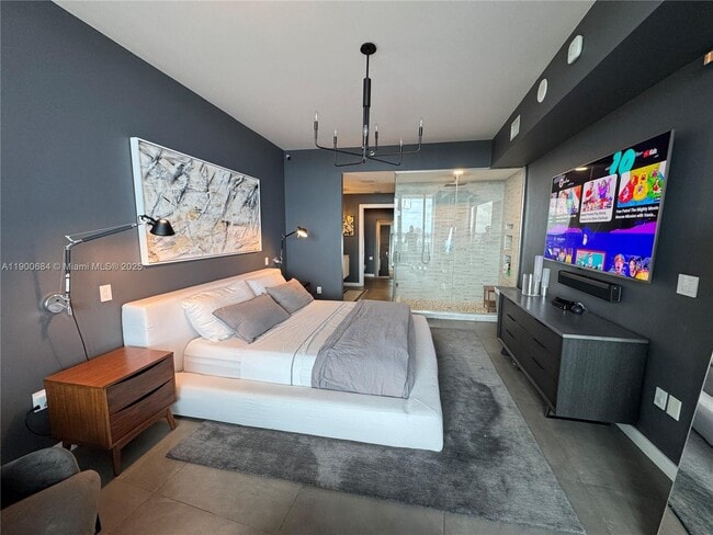 Building Photo - 2020 N Bayshore Dr