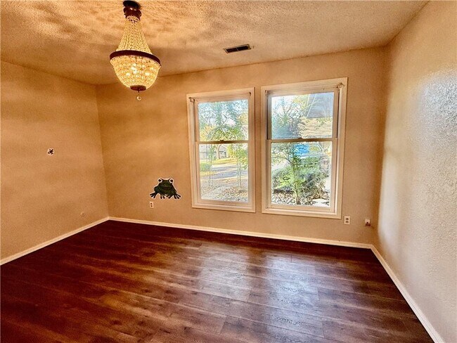 Building Photo - 26 Shakespeare Dr