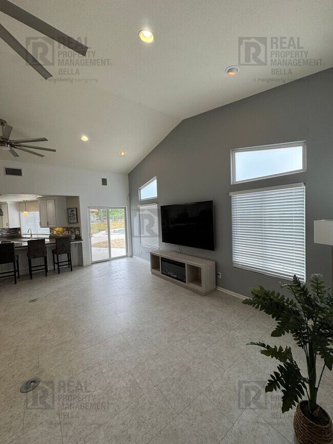 Building Photo - $750 MOVE-IN SPECIAL DISCOUNT AVAILABLE! Luxury Living Awaits: Stunning 4-Bedroom Cul-de-Sac Retr...