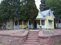 Building Photo - 804 E Kiowa St