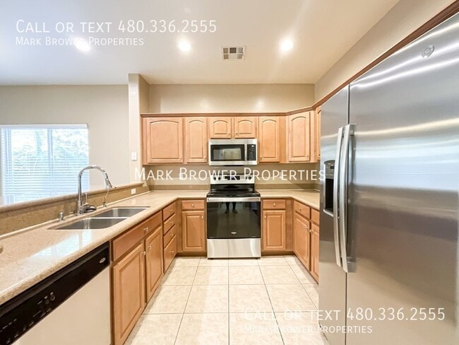 Building Photo - 1204 E Blackfoot Daisy Dr