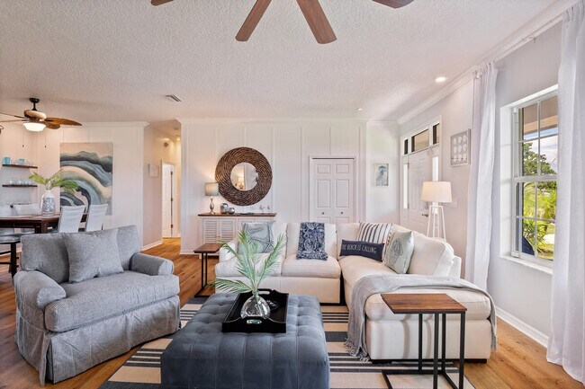 Building Photo - 4 Susan Pl