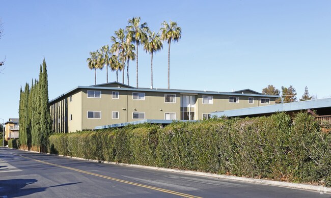 Pruneridge Plaza Apartments - Palms at the Pruneyard