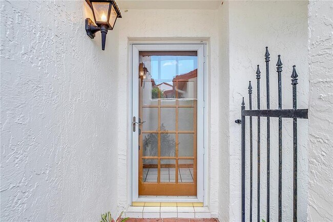 Building Photo - 136 Florida Shores Blvd