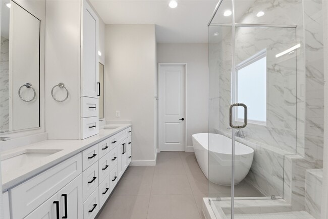 Building Photo - 2204 Lou Ellen Ln