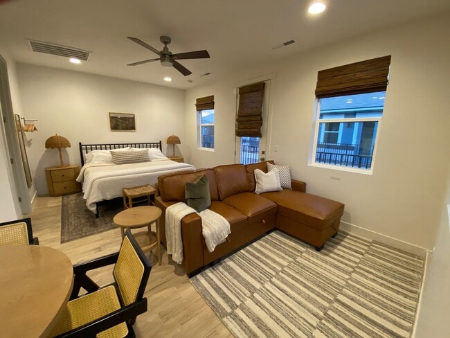 Building Photo - Newer Fully Furnished Private Studio Casit...