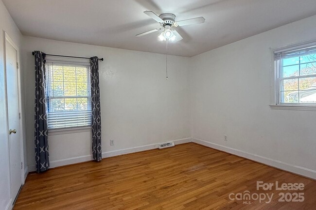 Building Photo - 6126 Cherrycrest Ln