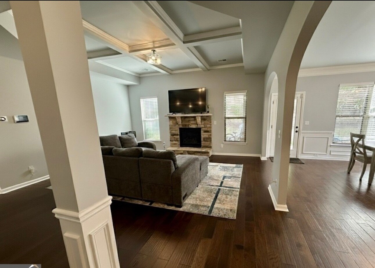 Building Photo - 310 Savannah Dr