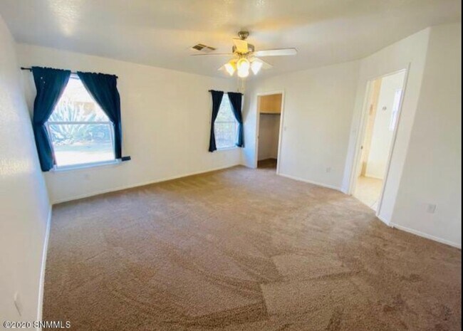 Building Photo - Nice home for rent