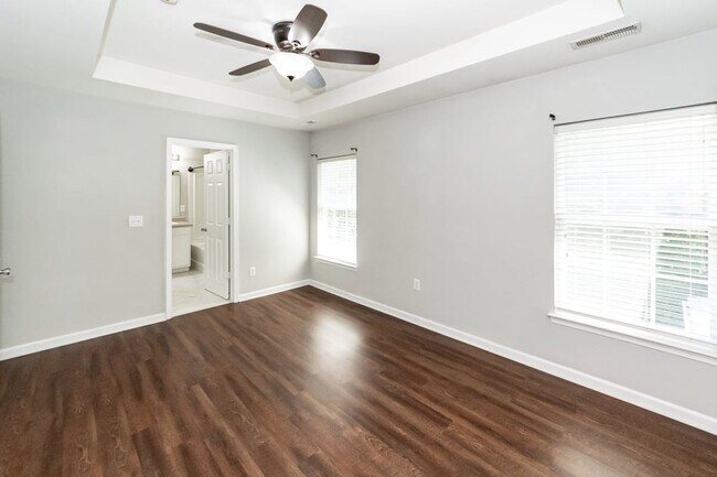 Building Photo - 5150 Trump St