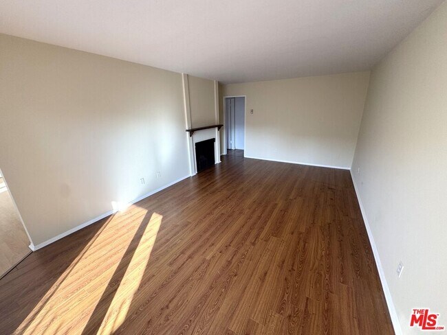 Building Photo - 3845 Westwood Blvd