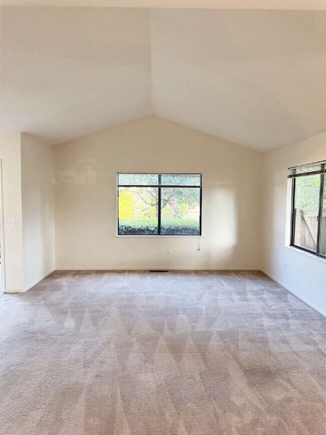 Building Photo - Single-Level Sonoma Living Less Than a Mile from the Historic Plaza