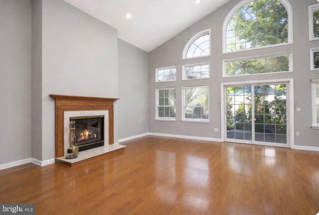 Building Photo - 124 Ridgway Dr