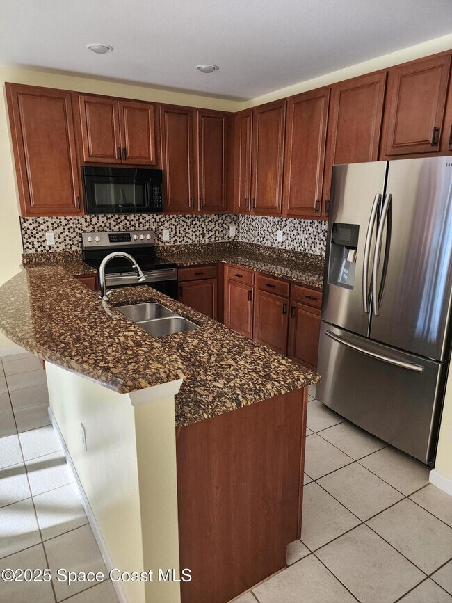 Building Photo - 708 Ventura Dr