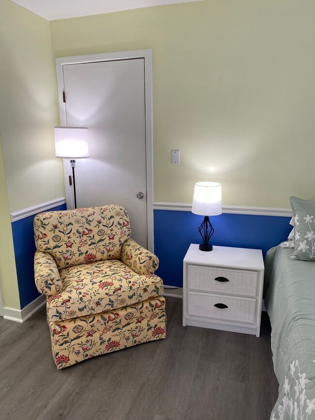 Building Photo - Beautiful 1BR/1BA Studio Condo Some Utilit...