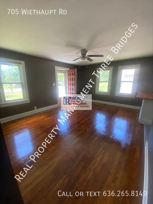 Building Photo - 705 Wiethaupt Rd