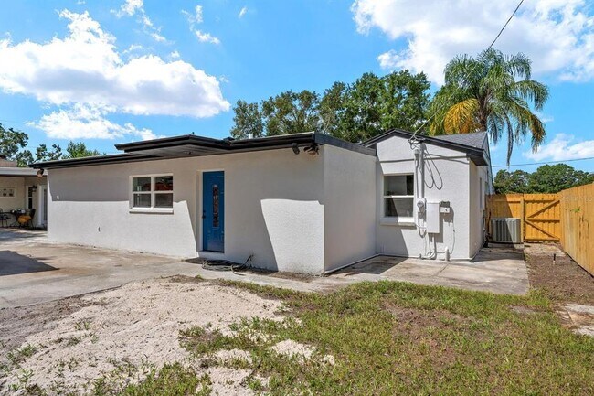 Building Photo - 10707 N Rome Ave