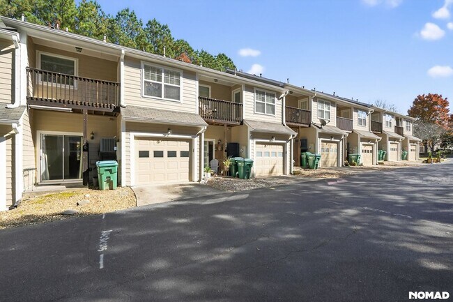 Building Photo - 235 River Green Ave