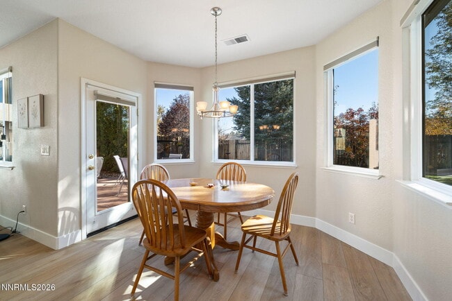 Building Photo - 10560 Vista Alta Dr