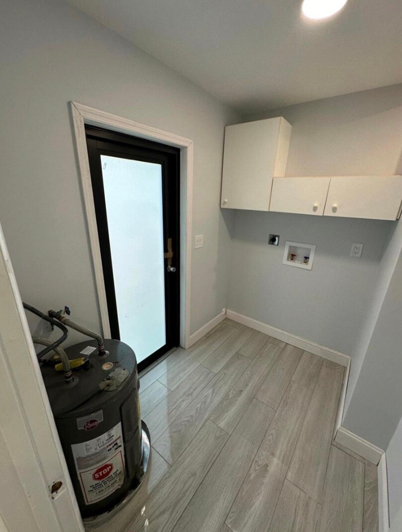 Building Photo - 122 SW 12th Ave