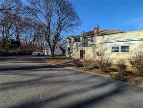 Building Photo - 1423 Manville Rd