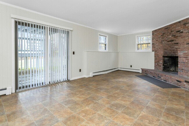 Building Photo - 64 Jelliff Mill Rd