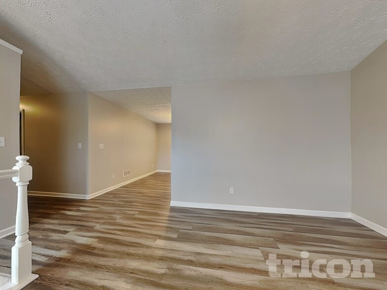 Building Photo - 38 Ann Cir